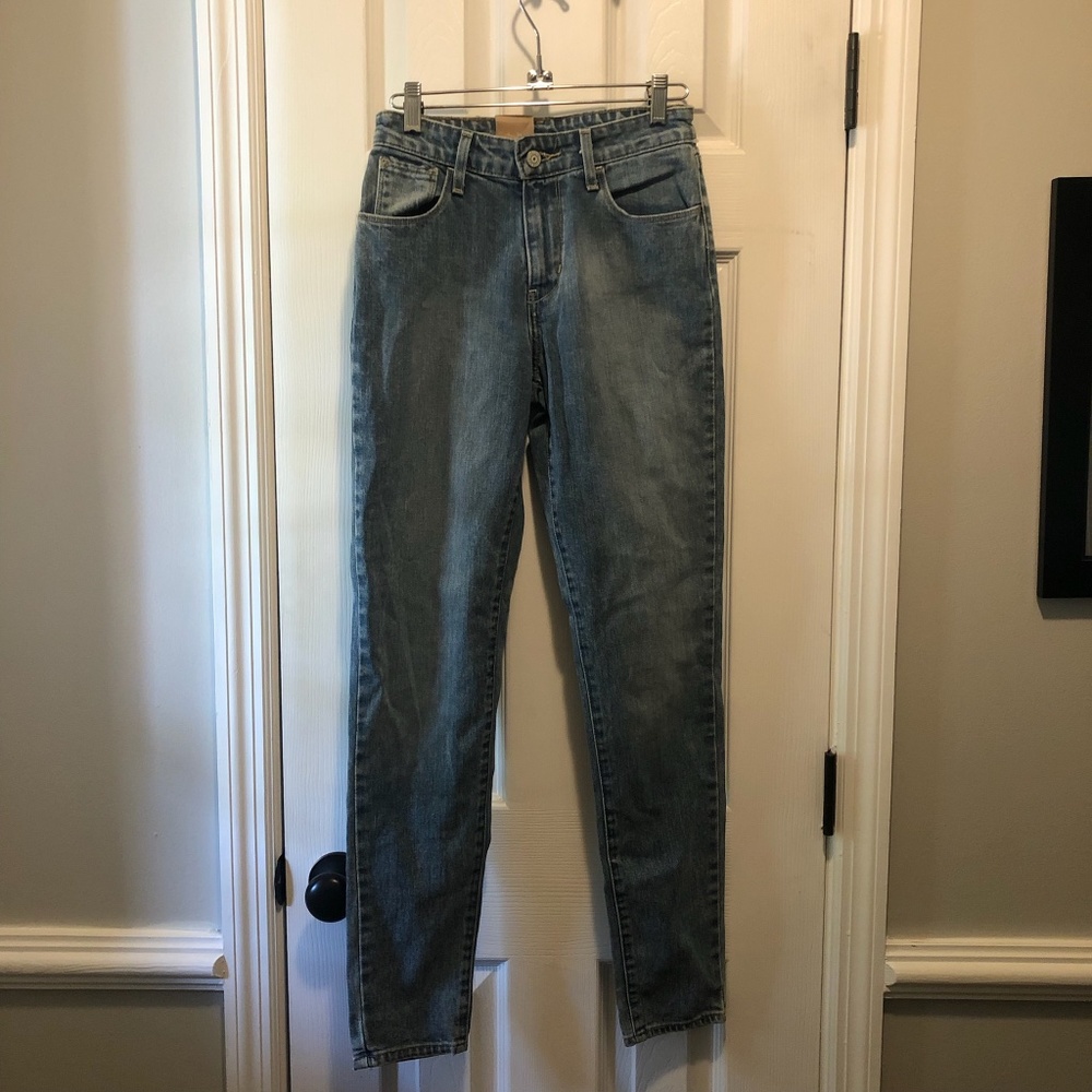 Levis High Rise Skinny 26x32